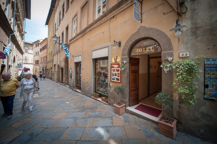 Hotel 53 of 60