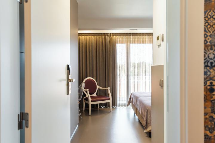 Room 13 of 82