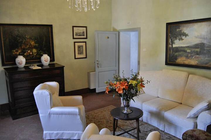 Room 44 of 123