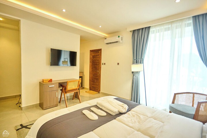 Room 50 of 144
