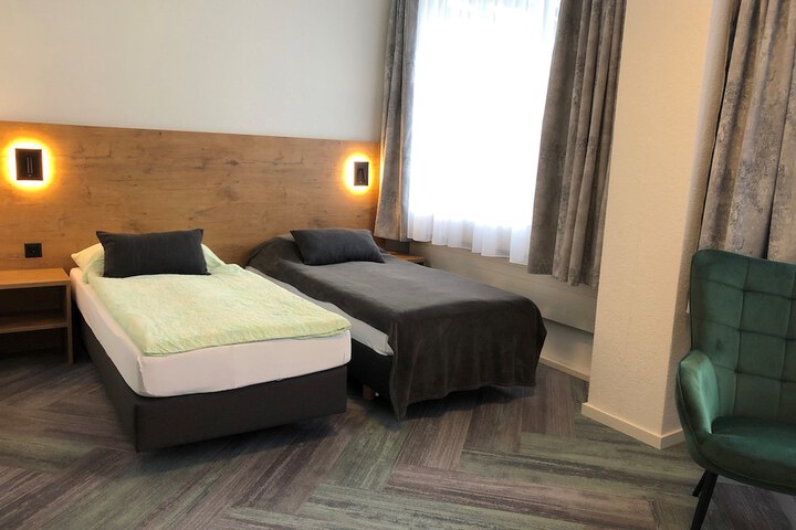 Room 16 of 54