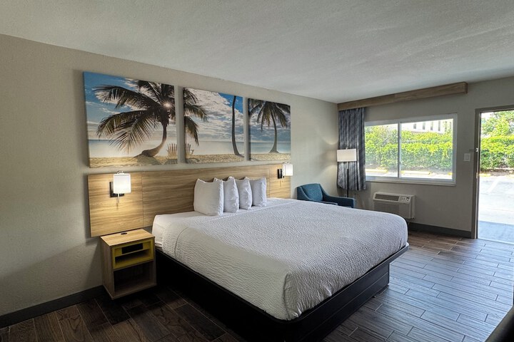 Room 14 of 20