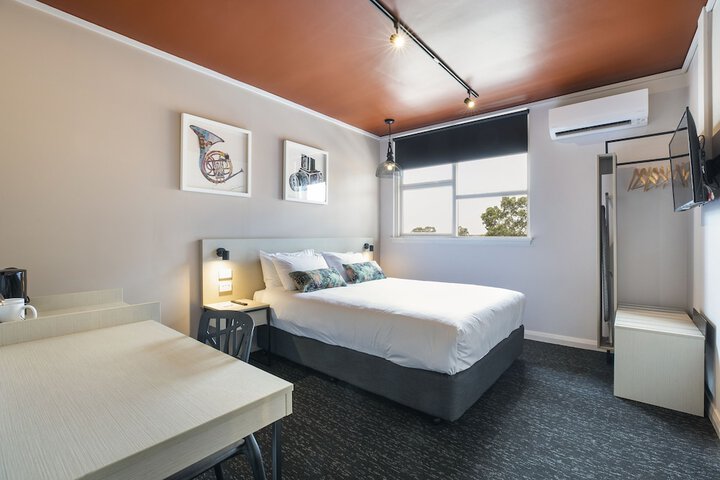Room 7 of 34