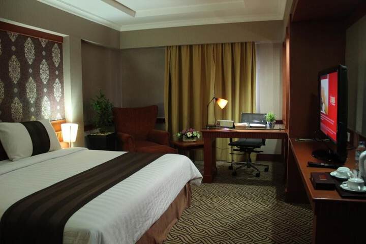Room 6 of 22