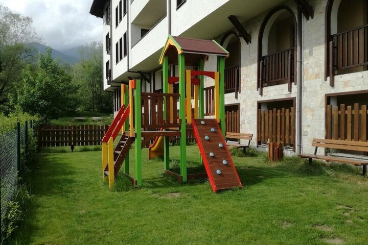 Hotel Exterior 63 of 65