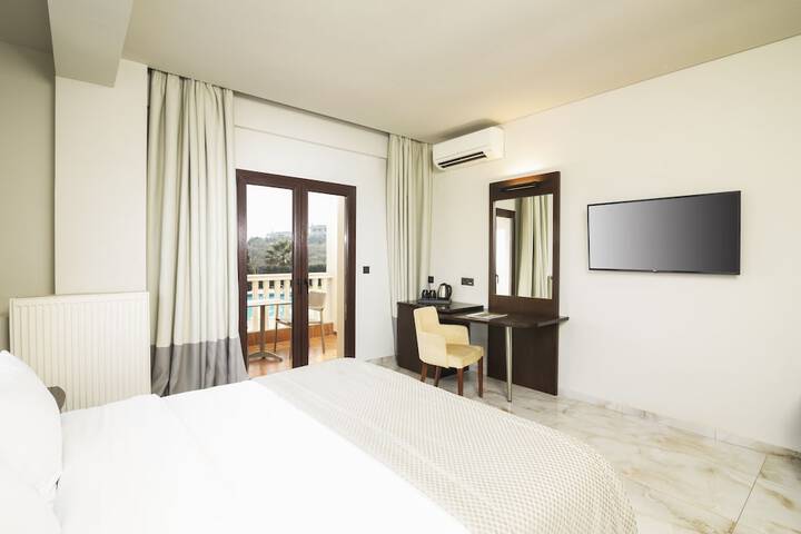 Room 4 of 37