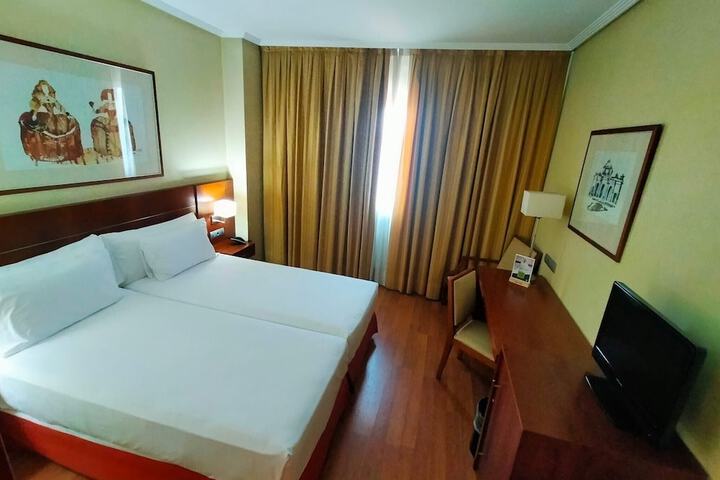 Room 7 of 38