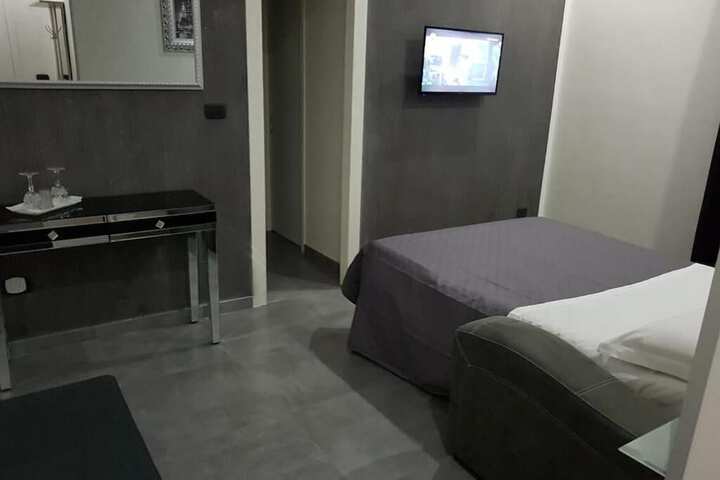 Room 2 of 45