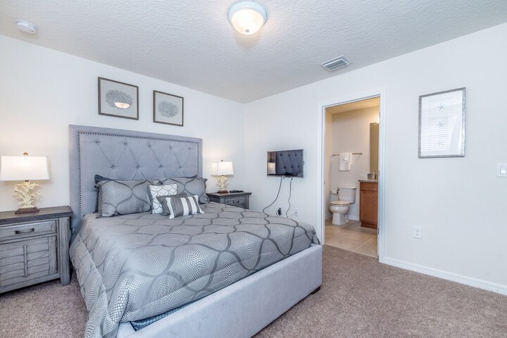 Room 12 of 52