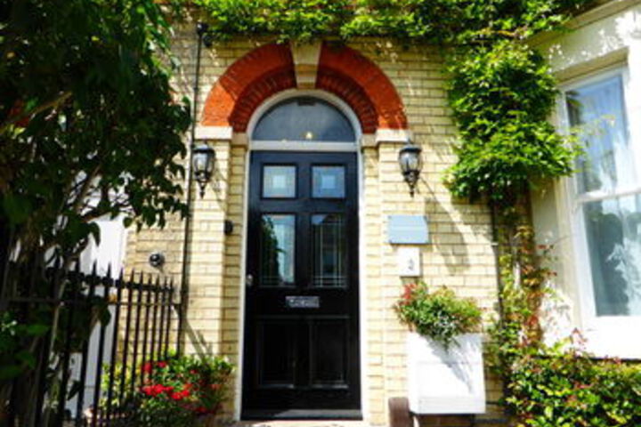 Lynwood House
