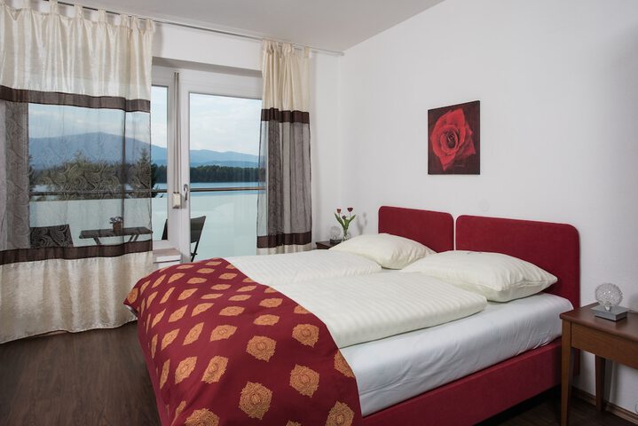 Room 2 of 20