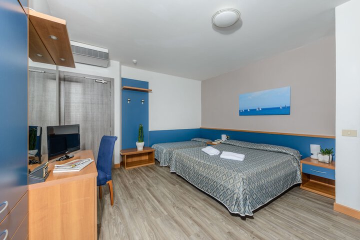 Room 9 of 59