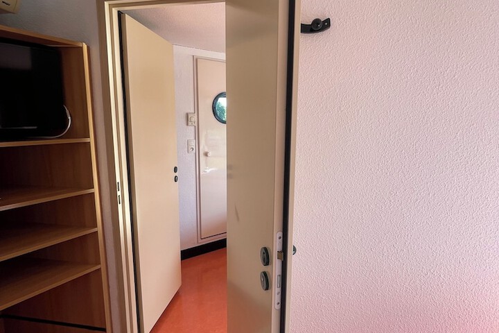 Room 7 of 69
