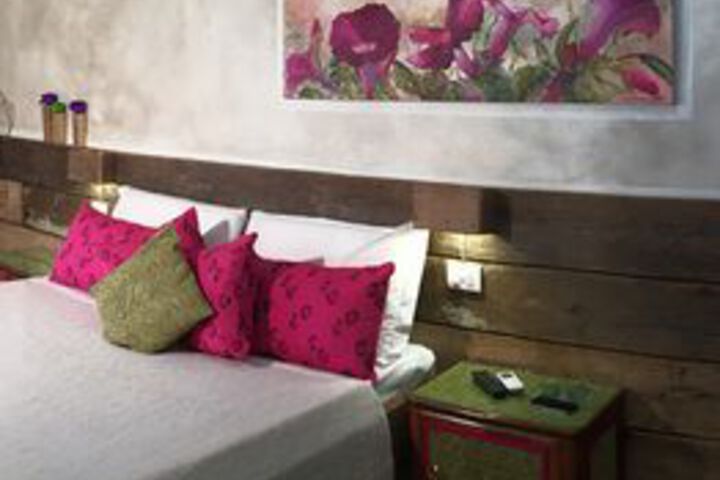 Room 9 of 27