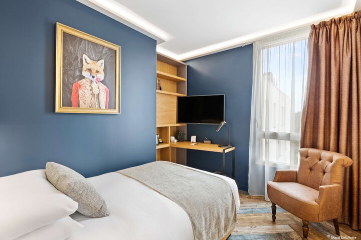Room 11 of 37