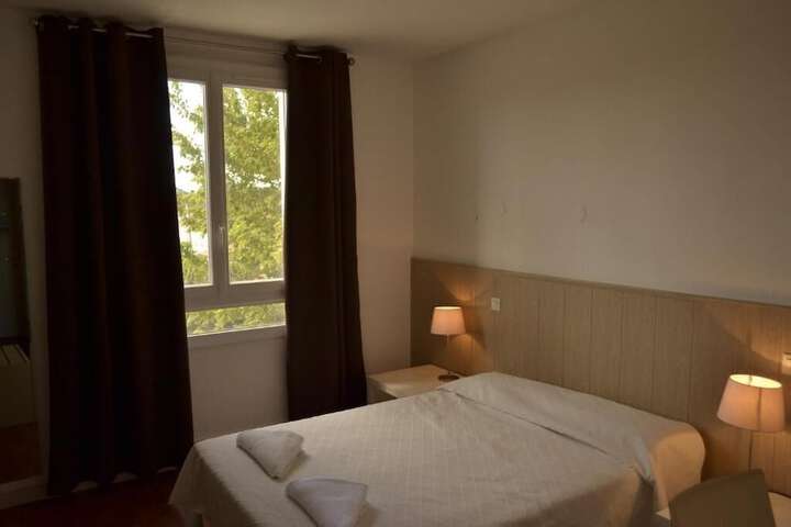 Room 12 of 30