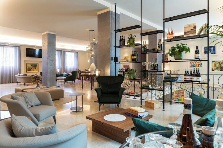 Guest Lobby
