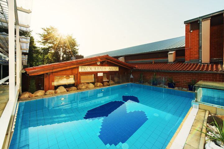 Pool 47 of 125