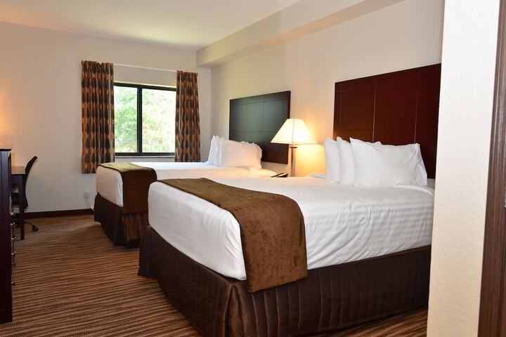 2 Queen Guest Room (2 of 13)