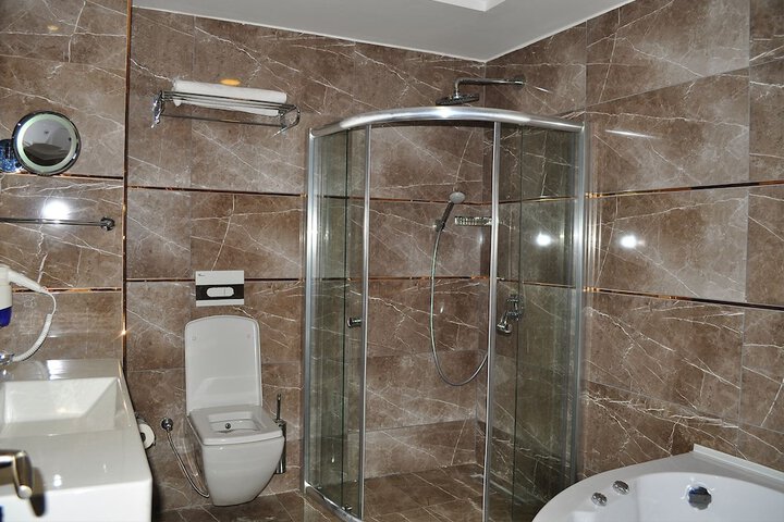 Room 5 of 31