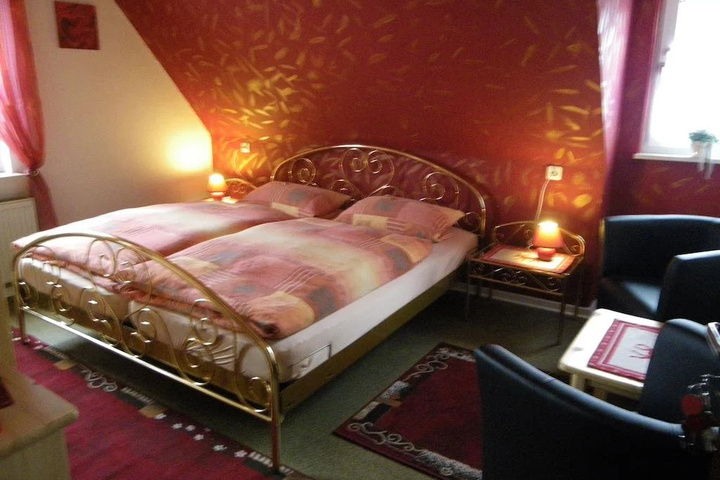 Room 3 of 11