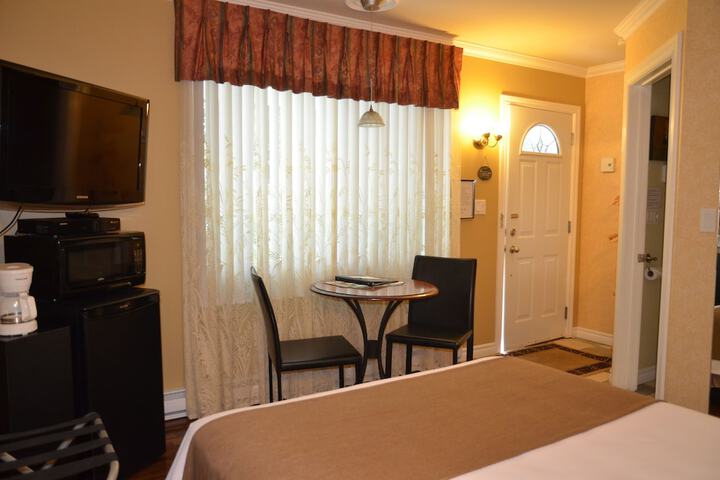 Room 11 of 49