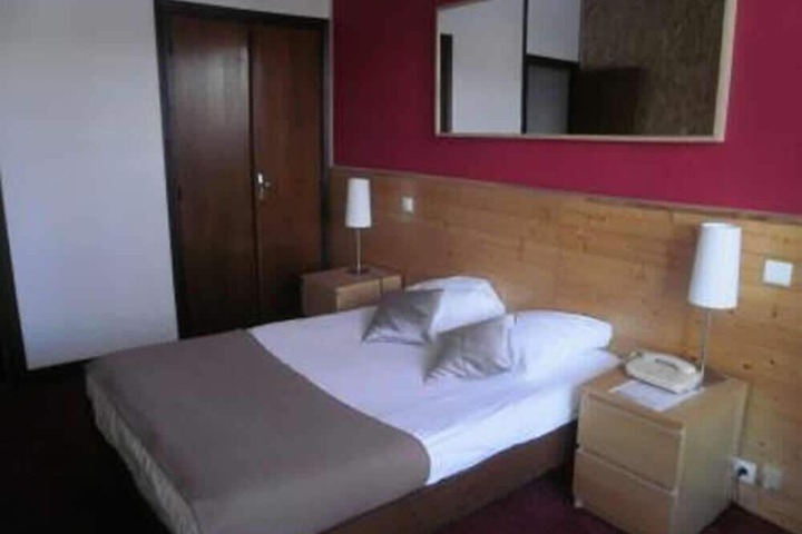 Room 8 of 54