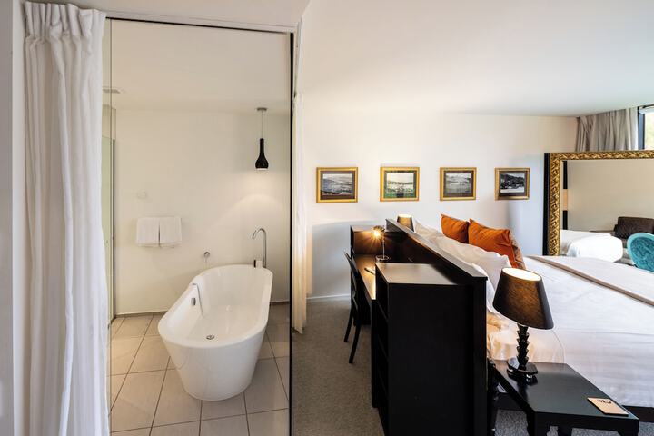 Room 20 of 85