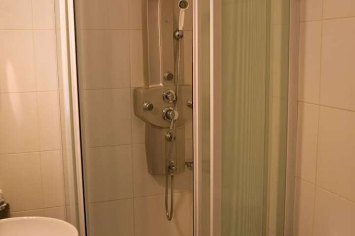 Room 32 of 44