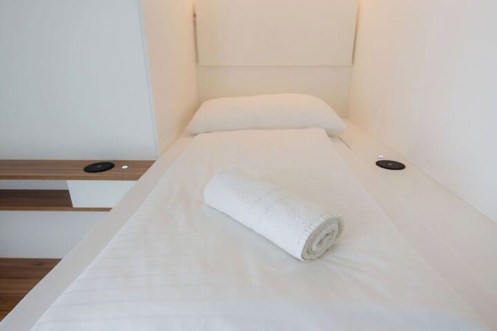 Room 6 of 25