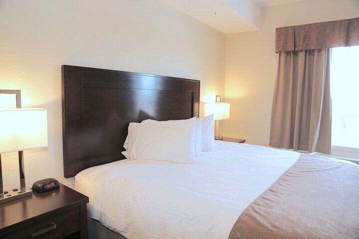 Room 3 of 25