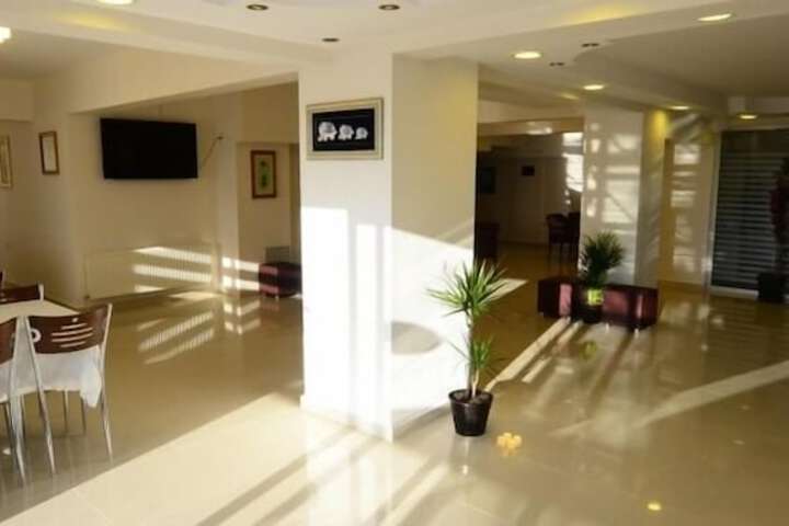 Guest Lobby