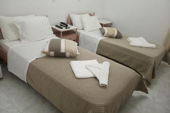 Room 11 of 24