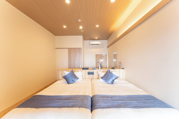 Room 10 of 60