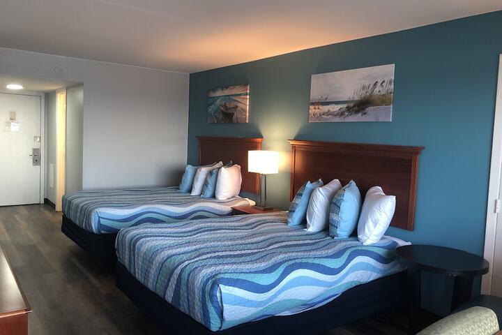 Premier Studio 2 Queen Beds Ocean Front Kitchenette (7 of 15)
