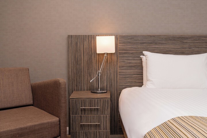Room 30 of 177