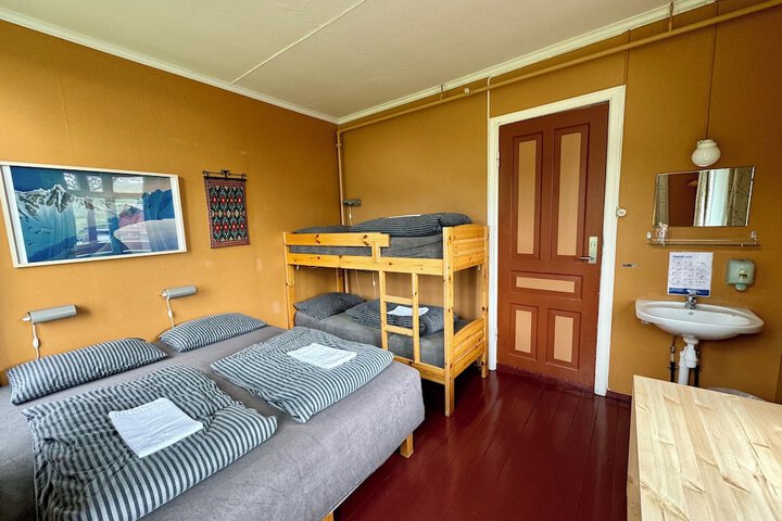 Room 17 of 39