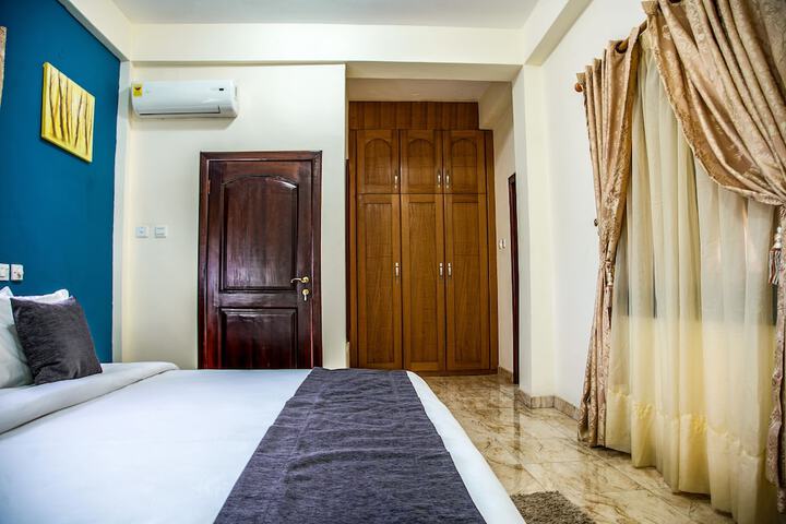 Room 9 of 25
