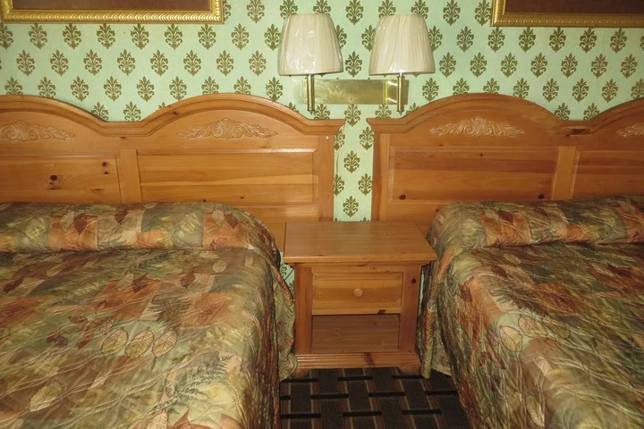 Room 7 of 14