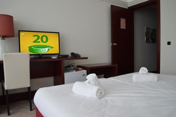 Room 7 of 63