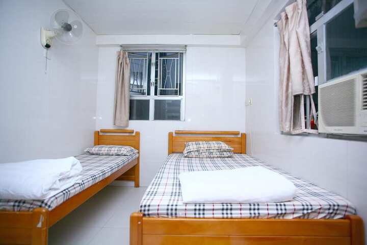 Room 19 of 48