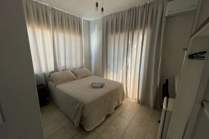 Room 14 of 33