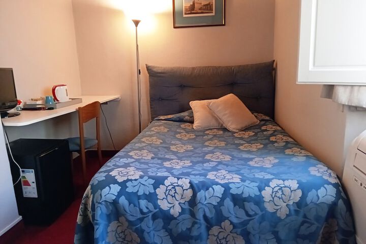Room 13 of 72