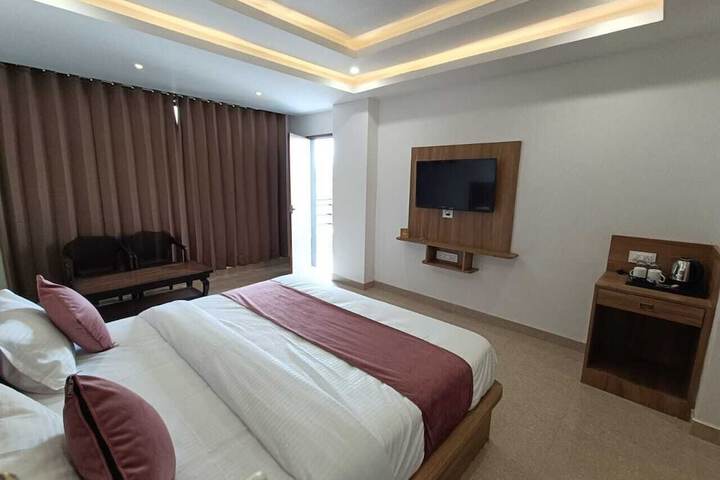 Room 18 of 28