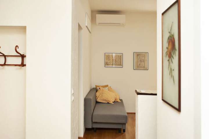 Room 15 of 34