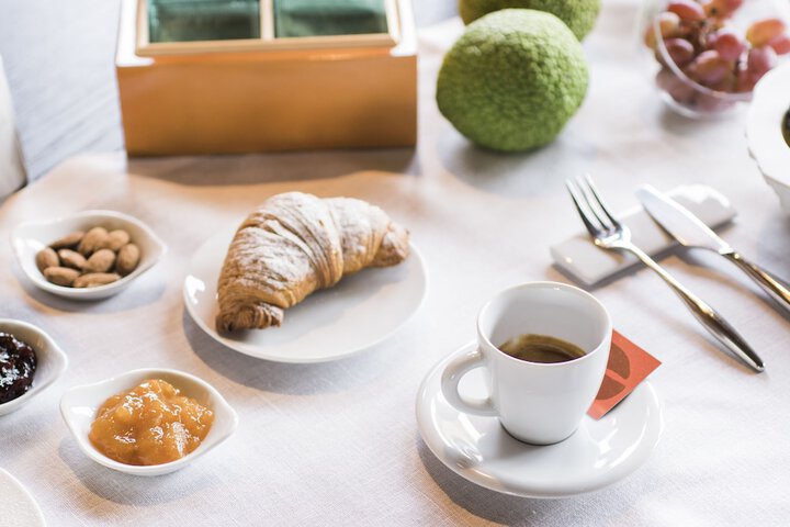Breakfast/Coffee Service 29 of 35