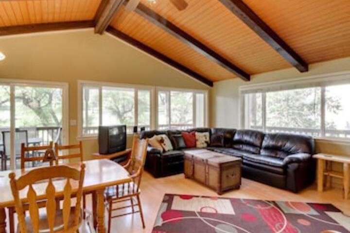 Exterior of Pleasant View Retreat