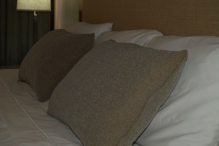 Room 2 of 33