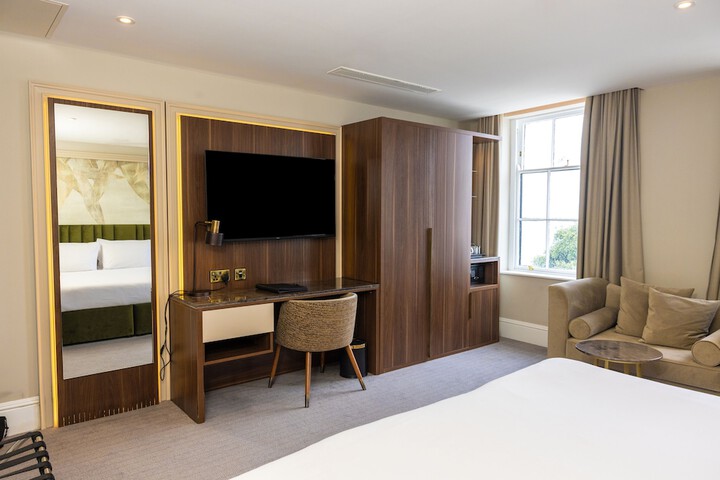 Room 70 of 249