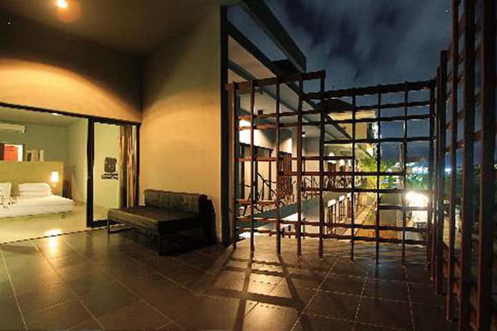 Terrace/Patio 21 of 22